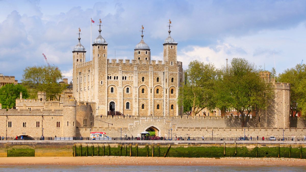 Panoramica della Torre di Londra conosciuta come Tower of London