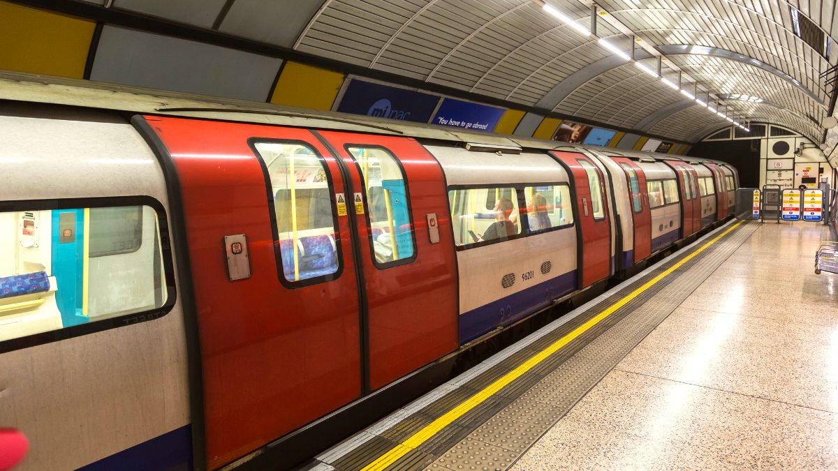 Un treno della metropolitana di Londra